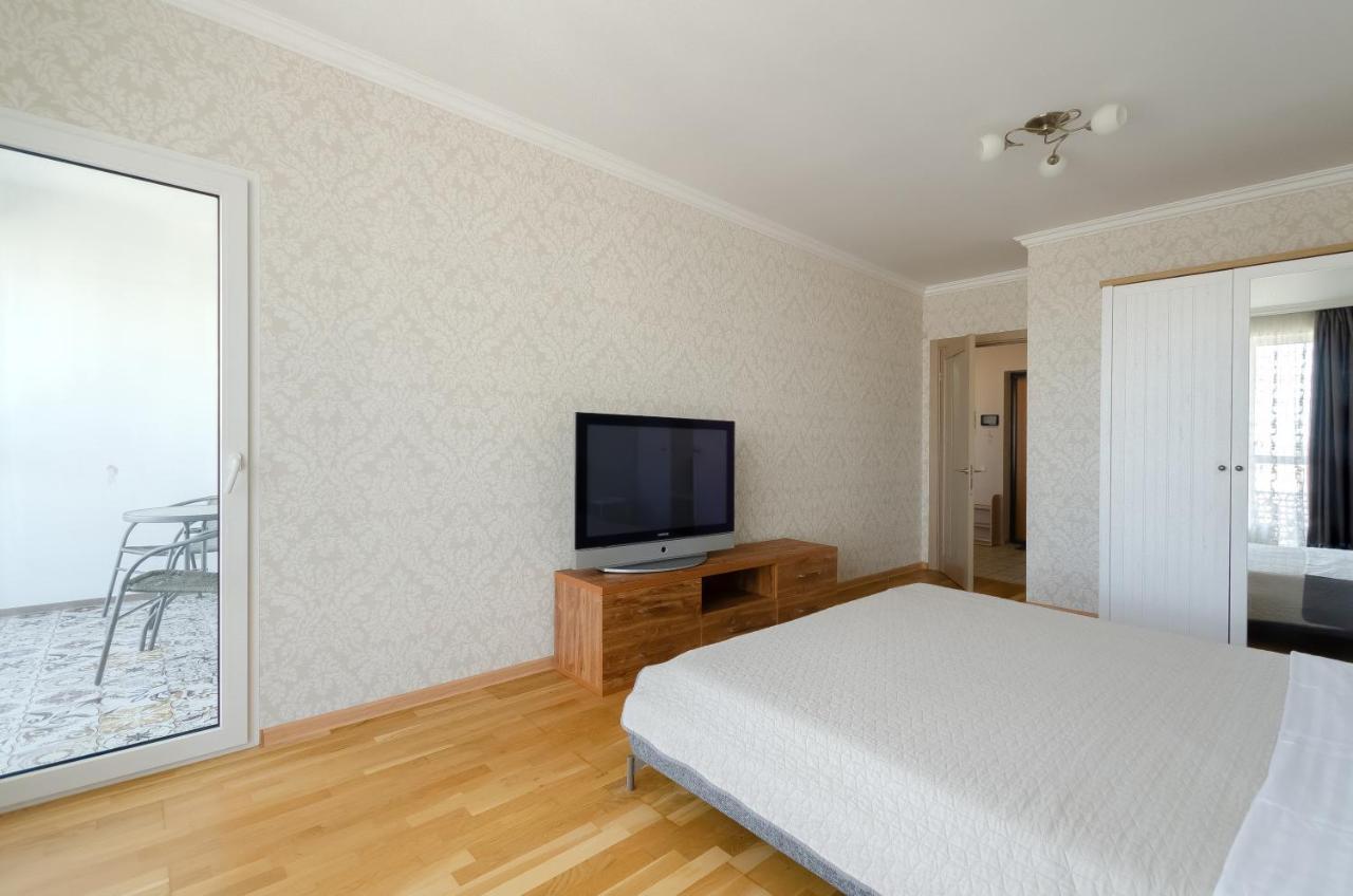 Petrovdom 41B-59B-90B-77B Stunning City View Apartments At Rc Kvartet, Central Railway Station Kiev Bagian luar foto